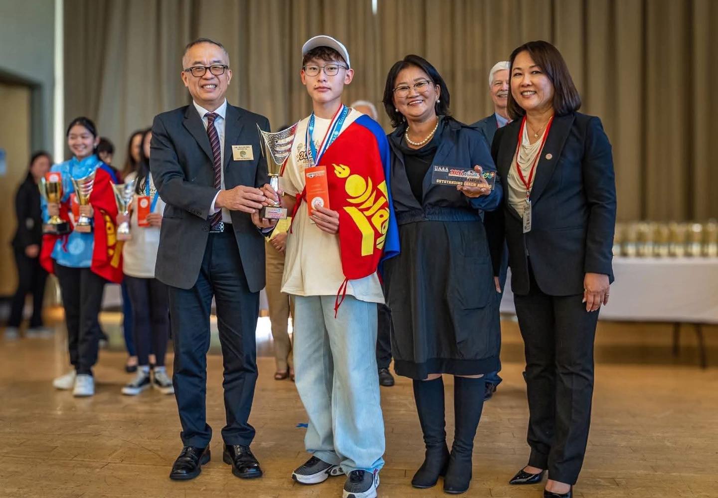 Э.Наранбат Дэлхийн цээж тооллын "Аврага" цол хүртлээ