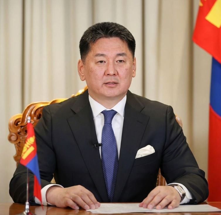 Ерөнхийлөгч У.Хүрэлсүх УИХ-ын гишүүнийг эрүүлэн татах тухай хууль өргөн барилаа