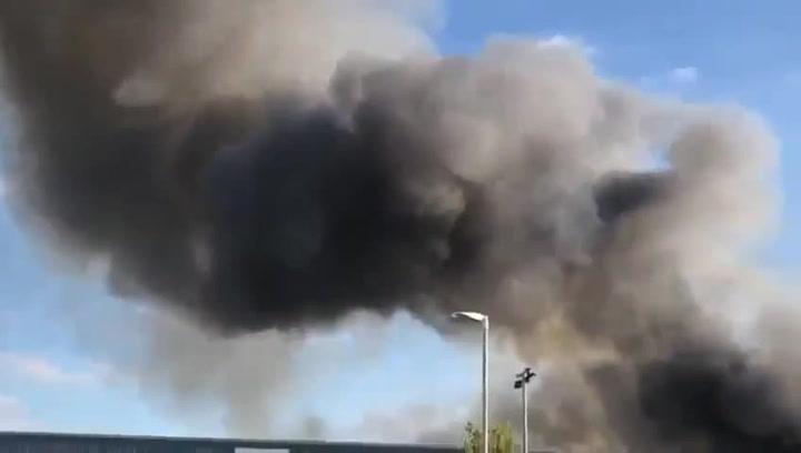 Бахрейны газрын тосны үйлдвэр халдлагад өртөж, үйл ажиллагаа нь зогсов