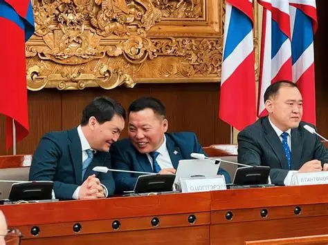 Ардчилсан намын гишүүд ажлаа тасалж, Үндсэн хуулийг зөрчиж байна