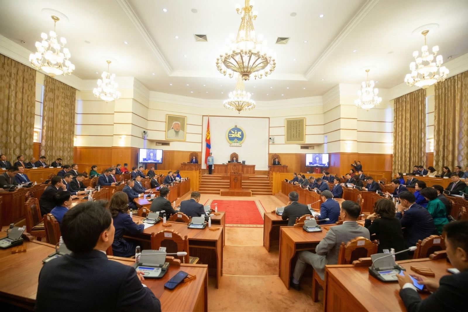 УИХ-ын гишүүнийг эгүүлэн татах хуулийн хэлэлцүүлгийг түр хойшлууллаа